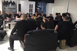 京山对付老赖：刘小姐被老赖拖欠货款